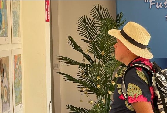 北京少年儿童绘画展在布鲁塞尔开展